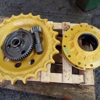 Good Used CAT 6C3495 SPROCKET AS 5C8587 COVER 5C8967 GEAR 52-TEETH 5C8586 GEAR 74-TEETH